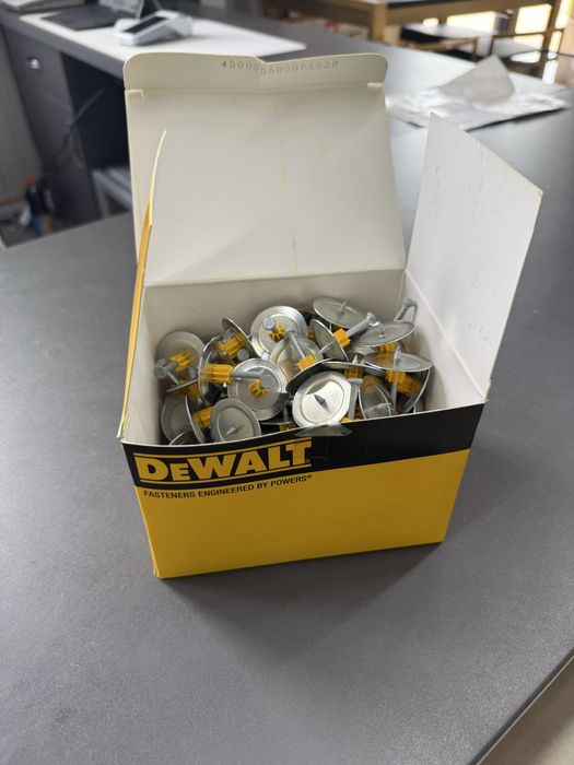 Stifturi  de acționare cu șaibă izolatoare DeWalt DDF3080000