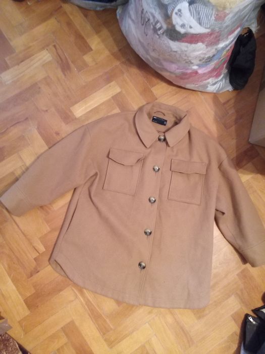 Pardesiu Palton 5-Buc  In Stare Foarte Buna