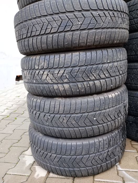 Vind 4 anvelope iarna Pirelli scorpion 235/55/19 6 MM profil