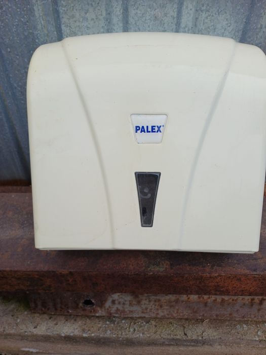 Диспансер  пластиковый для салфеток