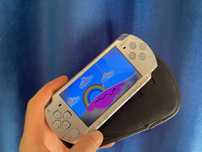 PSP 2000 Gri – Consolă Modificată cu 64GB, Sute de Jocuri!