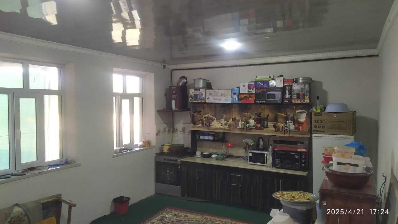 Xovli sotiladi. 3 xonali Dom bosa barter bor