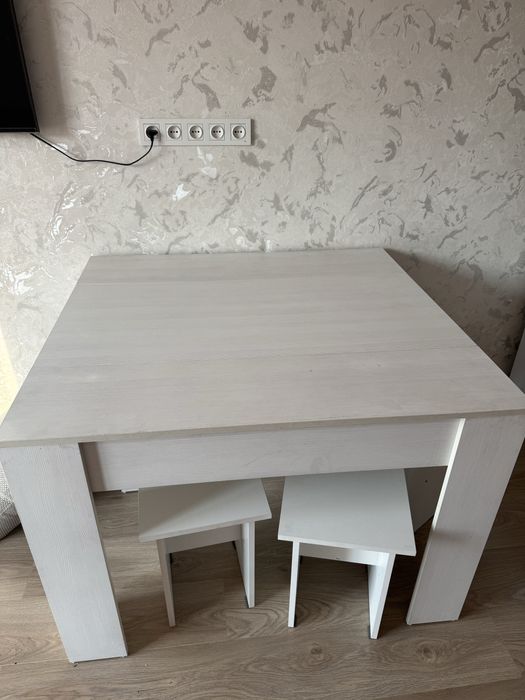 Продам стол в хорошем состоянии