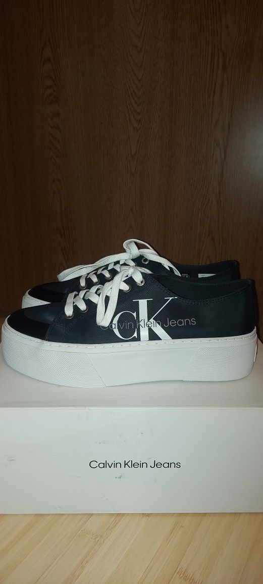 Sneakers Calvin Klein. Noi.