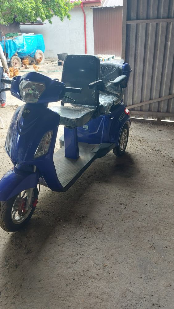 Scurer electric 1000W ,fara permis ,25km/h . Pret negociabil
