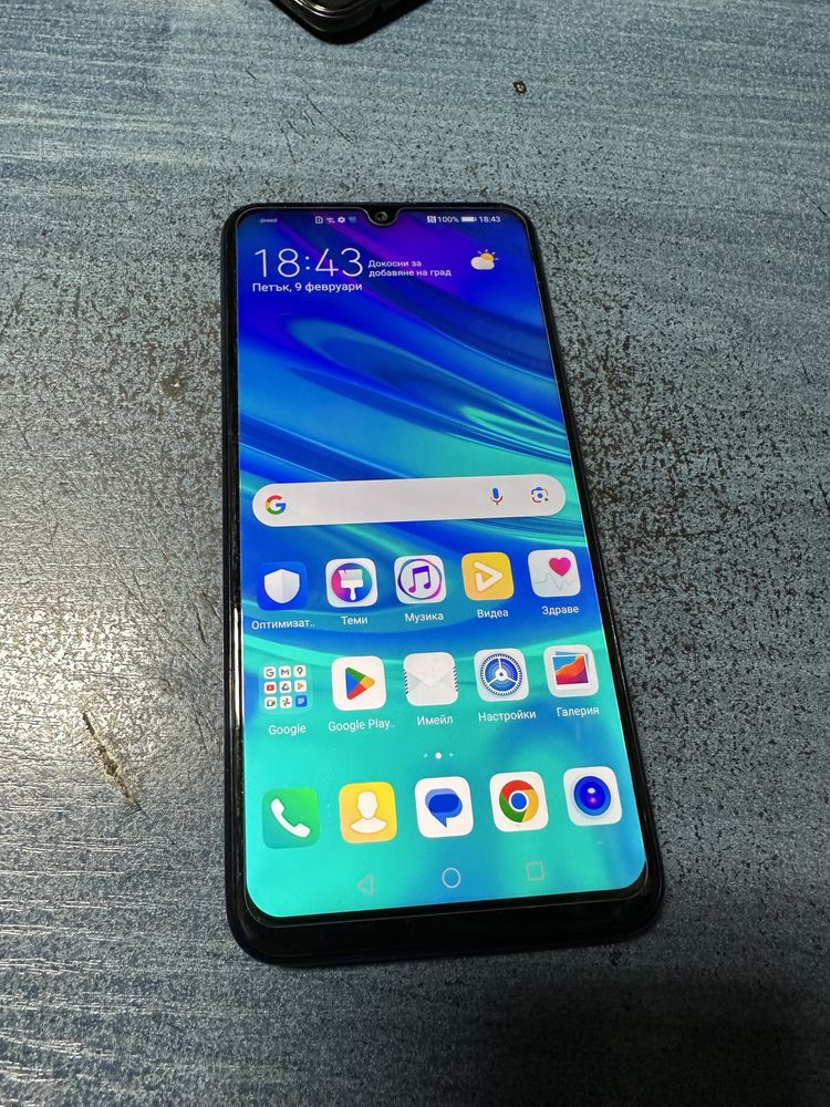 Huawei P Smart 2019 3/64 - отличен, има Google