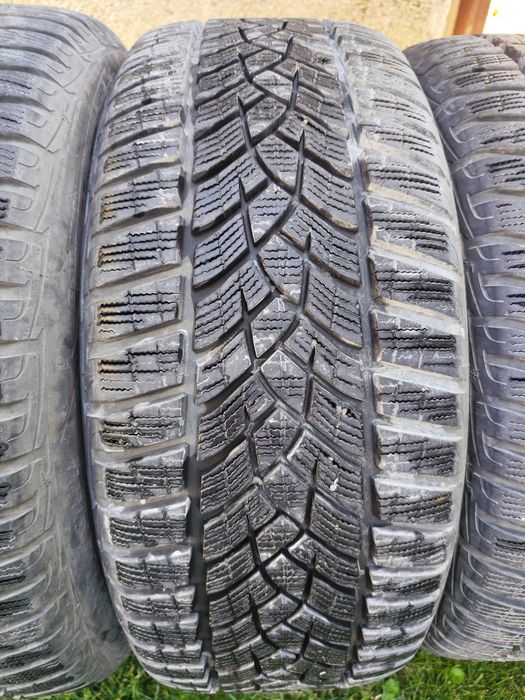 Зимни гуми 225 50 17 4бр.