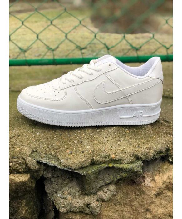 Adidasi Nike Air Force One unisex dama si barbati