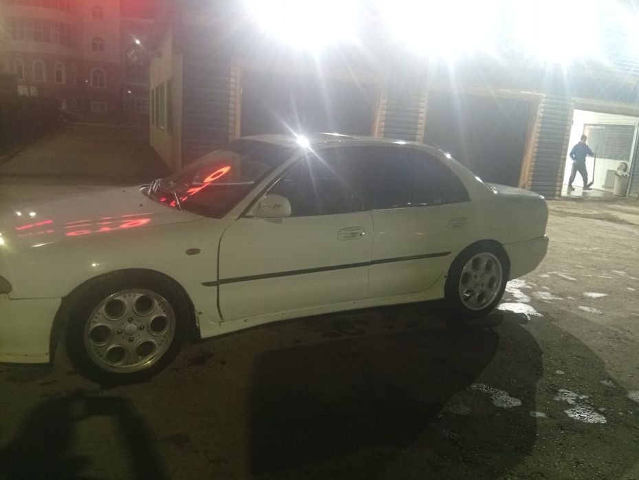 Продам Мицубиси голант