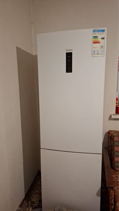 Холодильник Хайер почти новый срочно нужны денги
