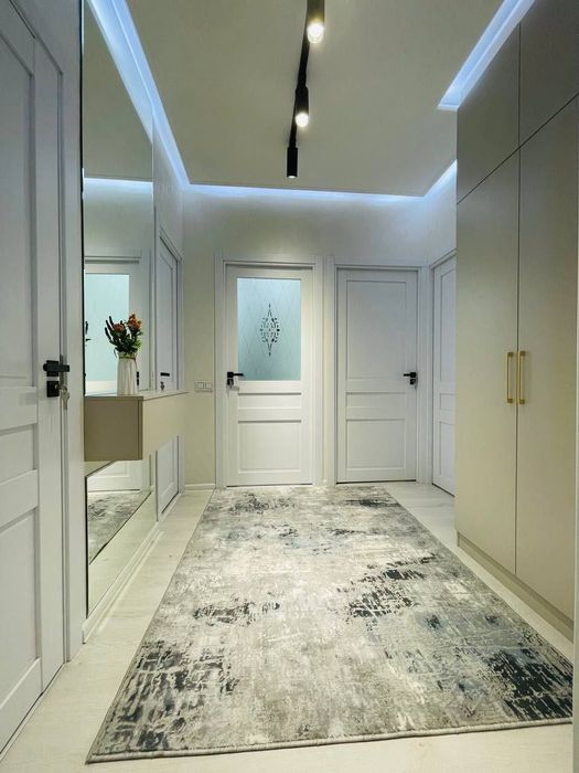 Продаётся квартира 4 комнатная