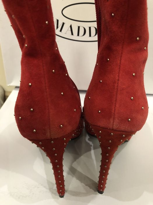 Червени боти Steve Madden с тънък ток