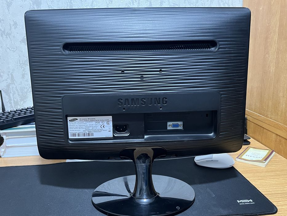 Монитор Samsung SyncMaster B1930