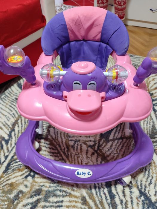 Vând cărucior 3 în 1 cu scoică pentru mașină și 2 premergătoare