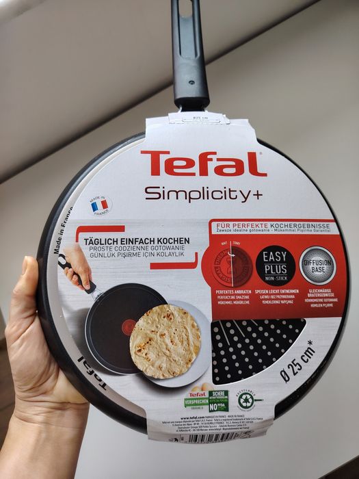 Tigaie pentru clatite Tefal Simplicity+ și tigaie 28 cm invelis antiad