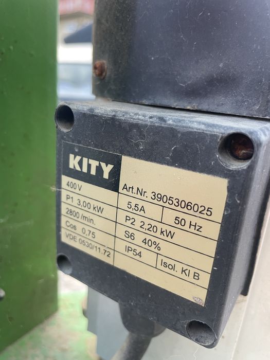 Хидравлична машина за цепене на дърва