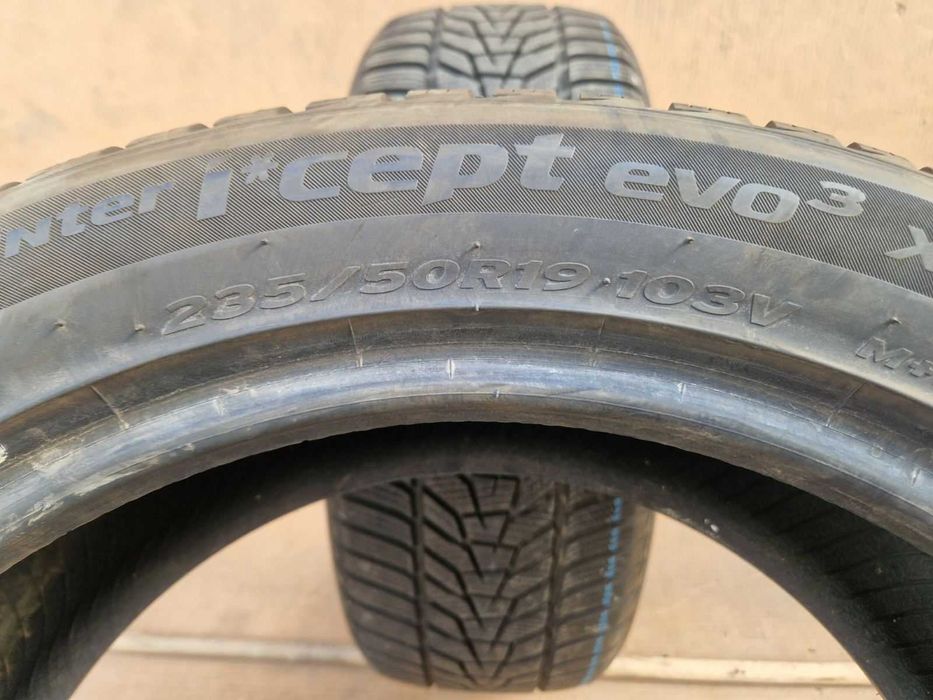 2 Hankook R19 235/50
Зимни гуми 
DOT2921