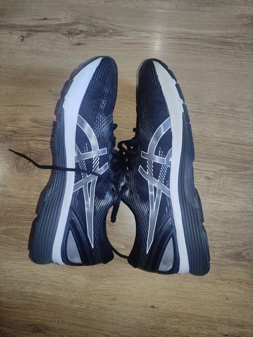 Pauci asics marimea 48.5