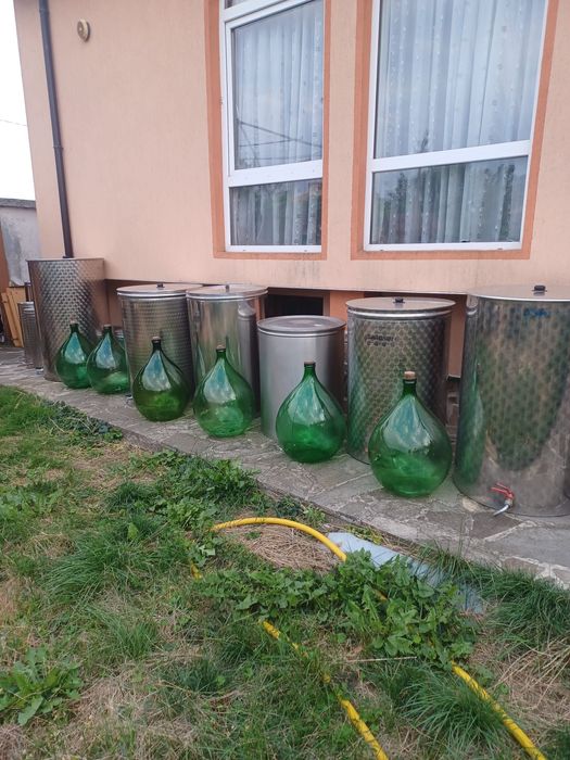 Съдове за вино, внос от Италия