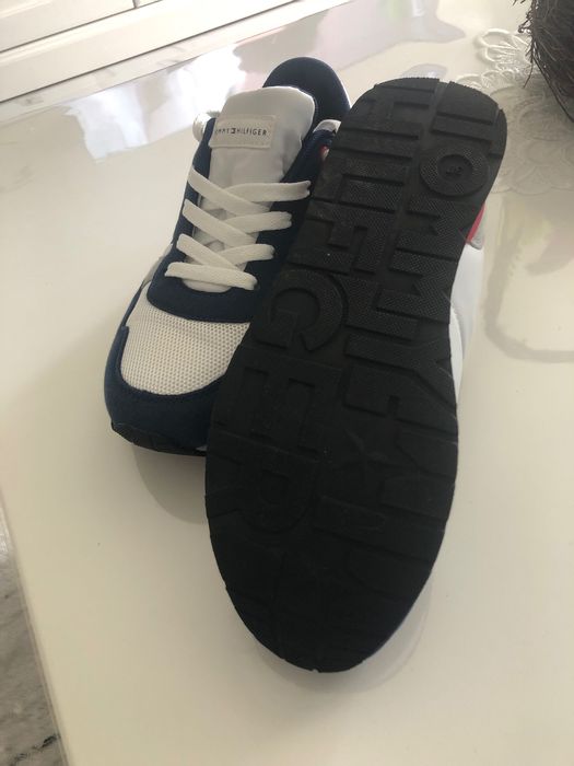 AdidasiTommy Hilfiger