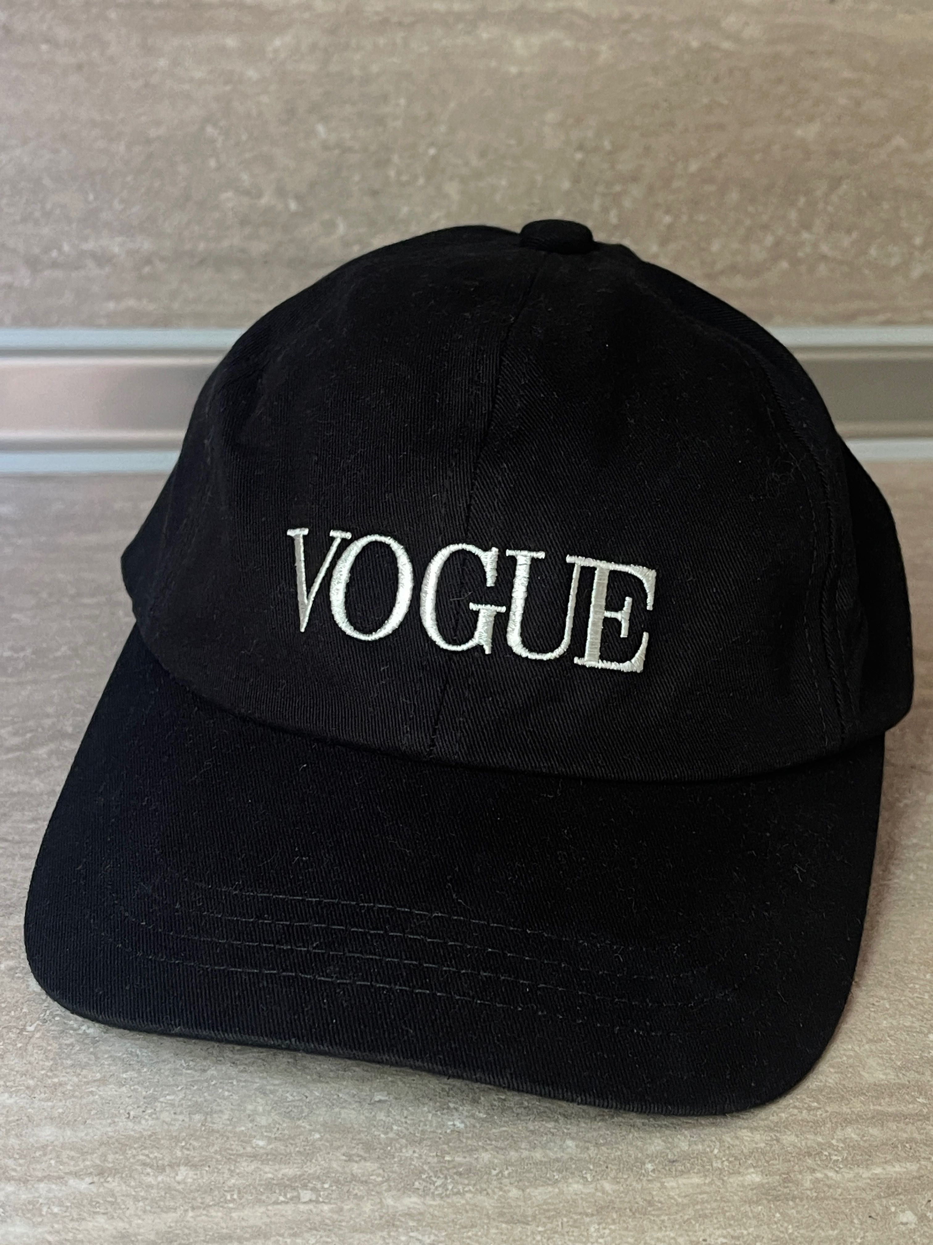 Vogue Cap черната бейзболна шапка
