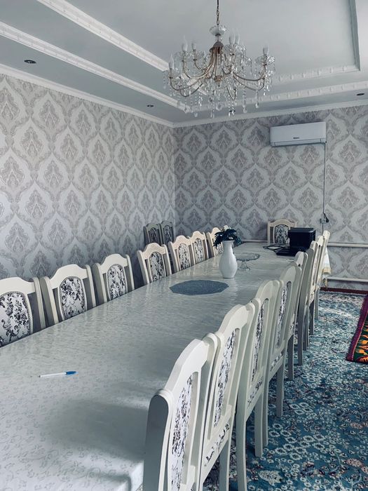 Стол,орындықтарымен