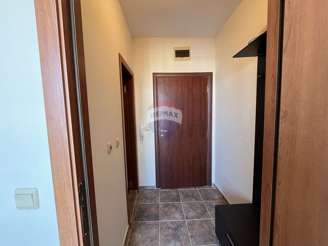 Продава се Двустаен апартамент в к.к. Златни пясъци - 46 кв.м за 1131 €/кв.м - Снимка #5