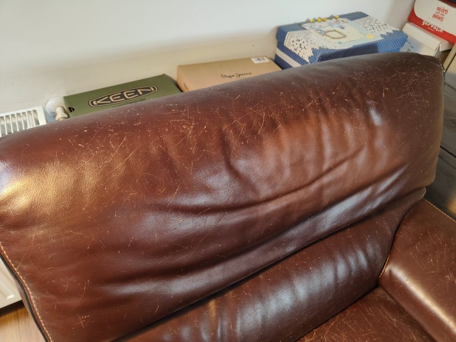 Fotoliu piele naturala masivă.