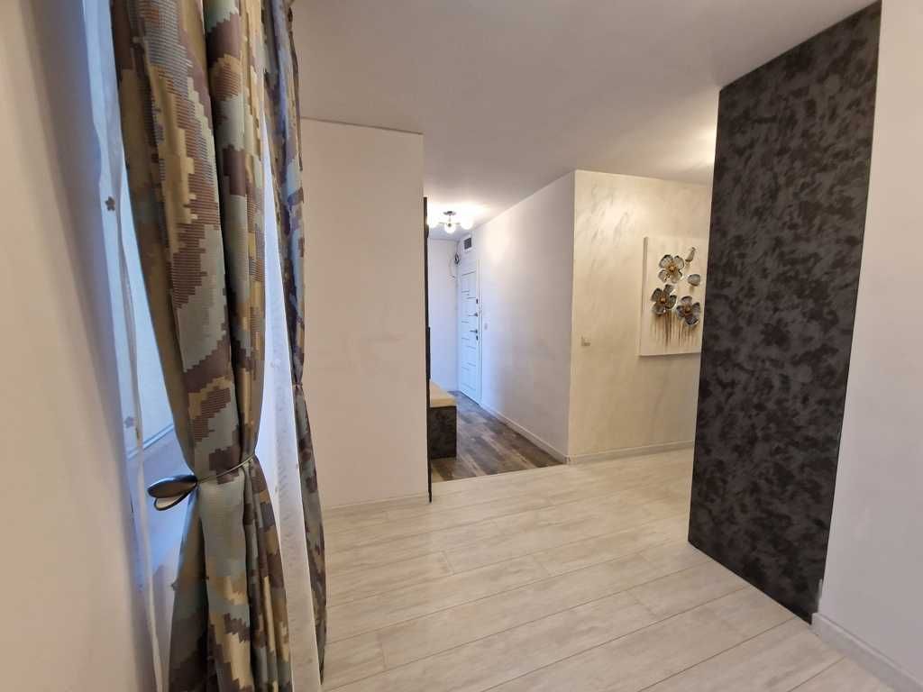 Продава се Тристаен апартамент в Благоевград, Широк център - 156 кв.м за 1000 €/кв.м - Снимка #7