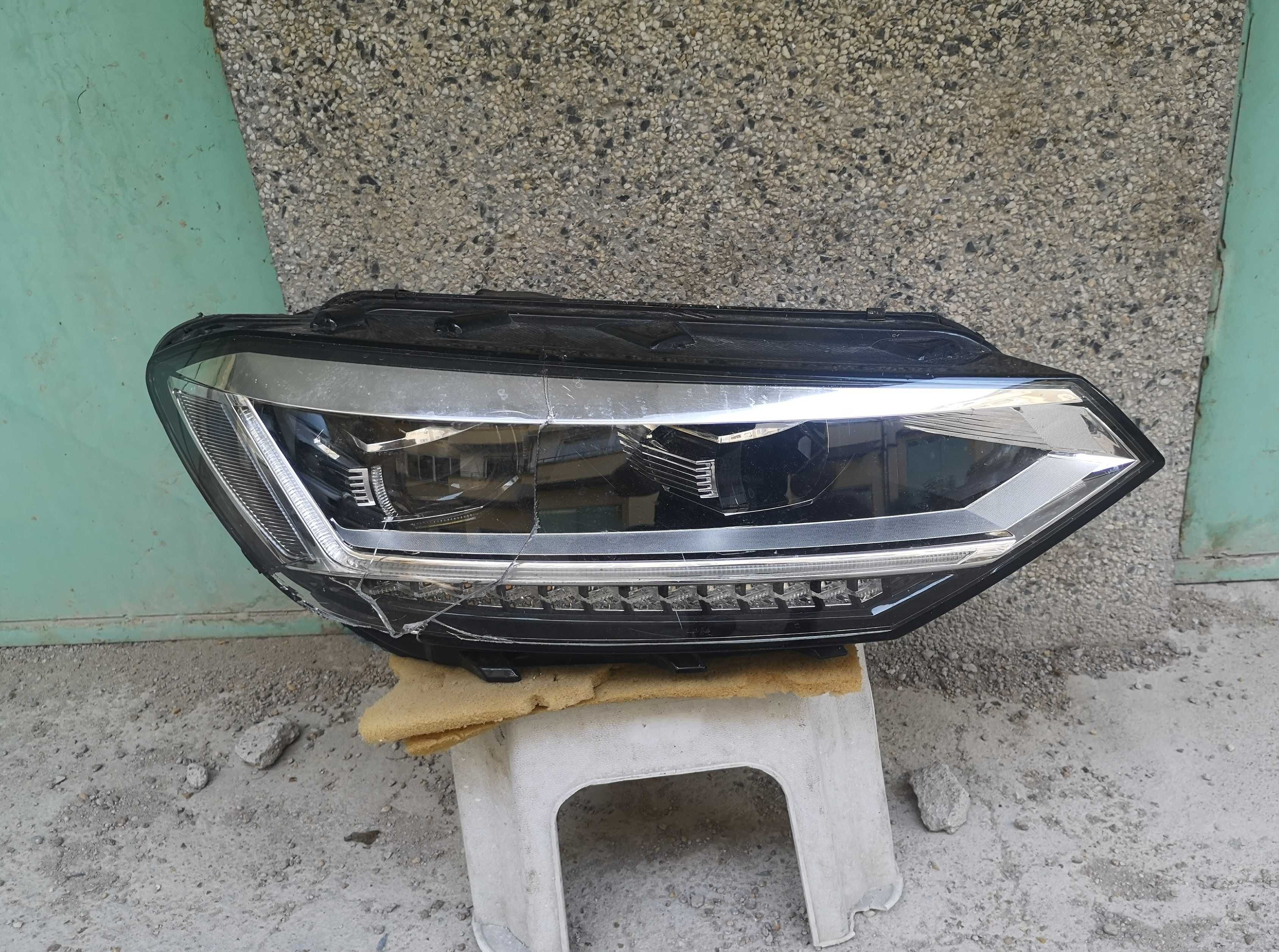 Оригинален фар Vw Touran Led