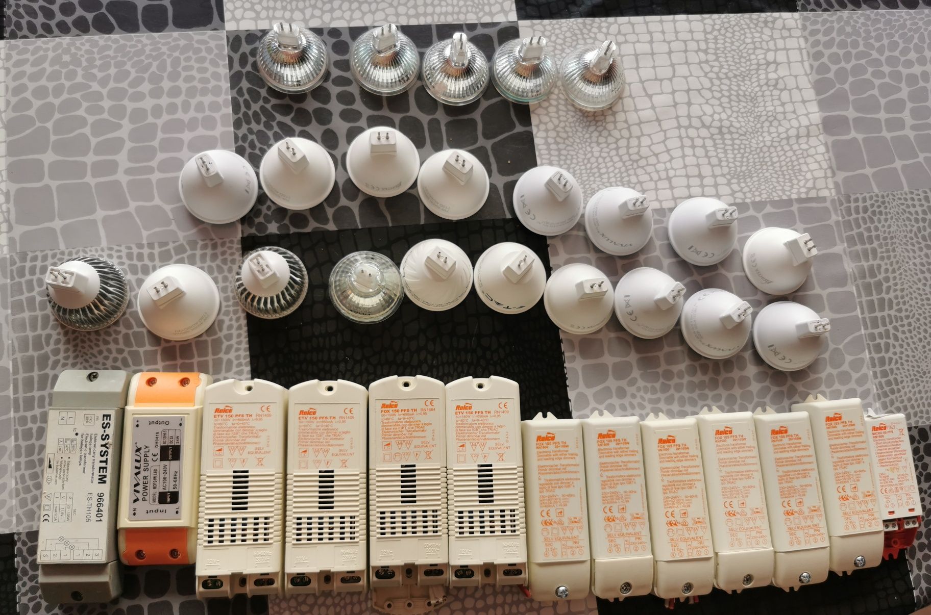 Трансформатори за LED на 12V