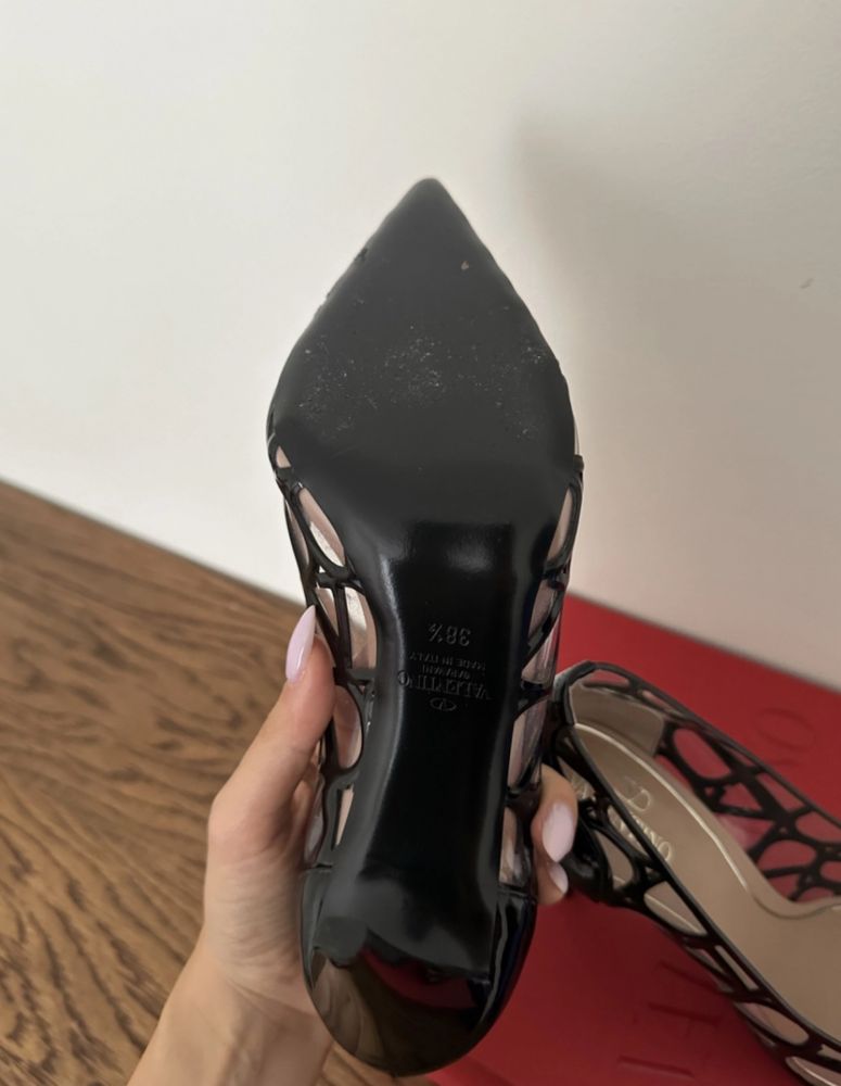 Обувки Valentino, никога не са носени