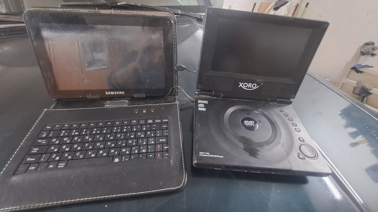 DVD player, netbook