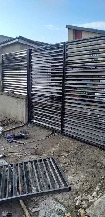 Garduri si porti stil jaluzea, sipca metalica, tabla cutata