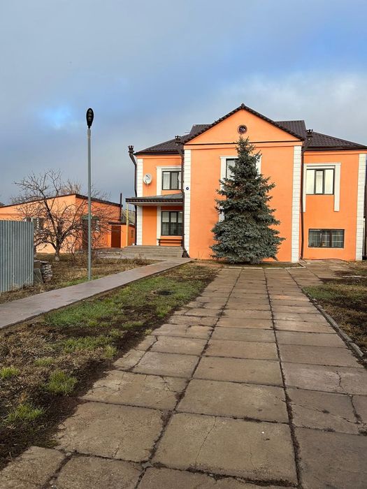 Продам дом 280 м2 в районе московского рынка