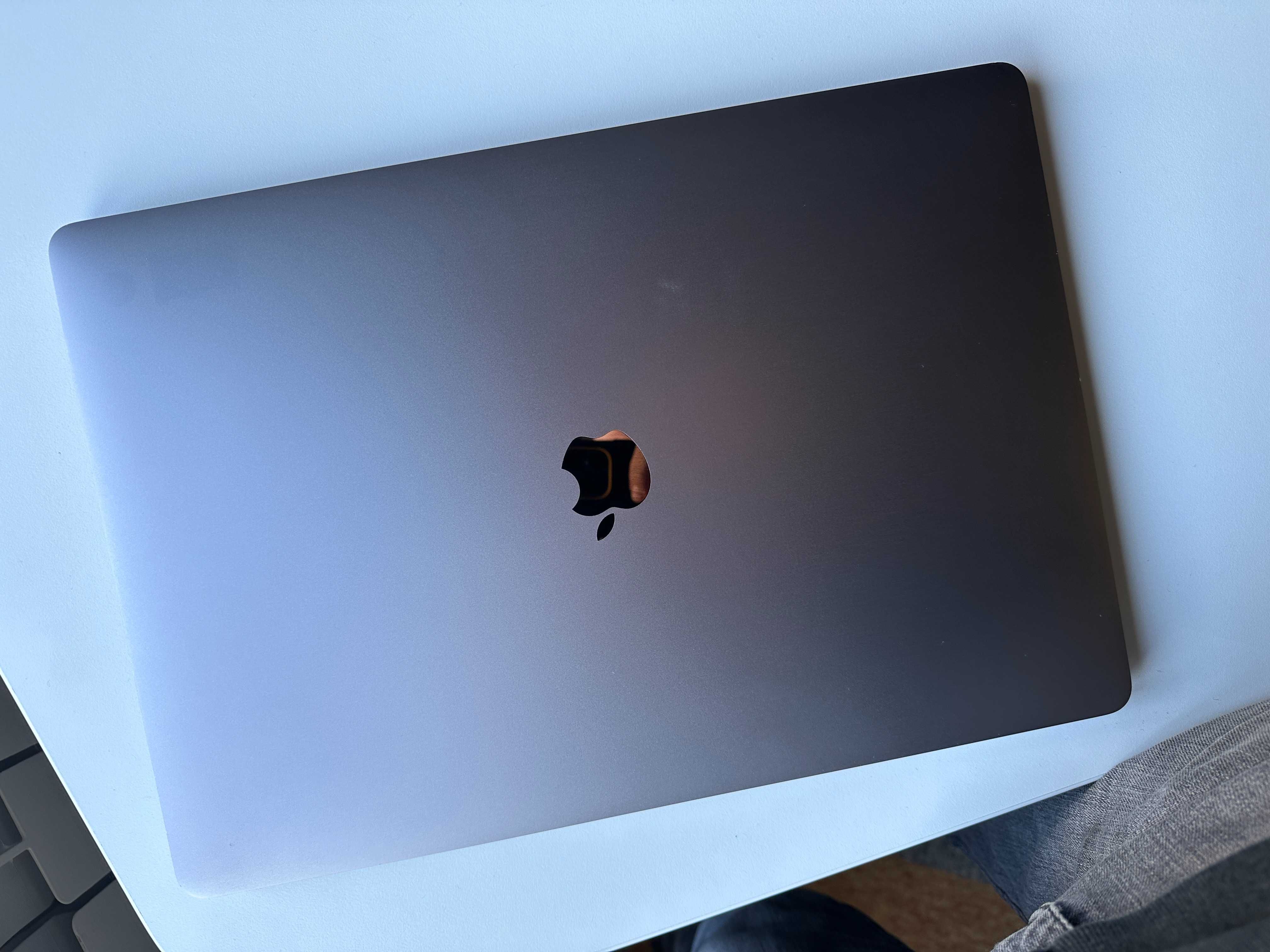 Macbook Pro 16 inch 2019