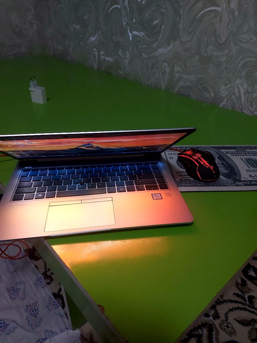 HP  Elitebook 840 G6 - 120 HZ  Ekran.  Core i7  xotira 512 /16gb