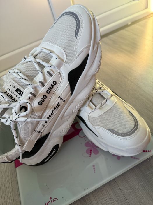 Adidasi barbat noi usori sport comozi