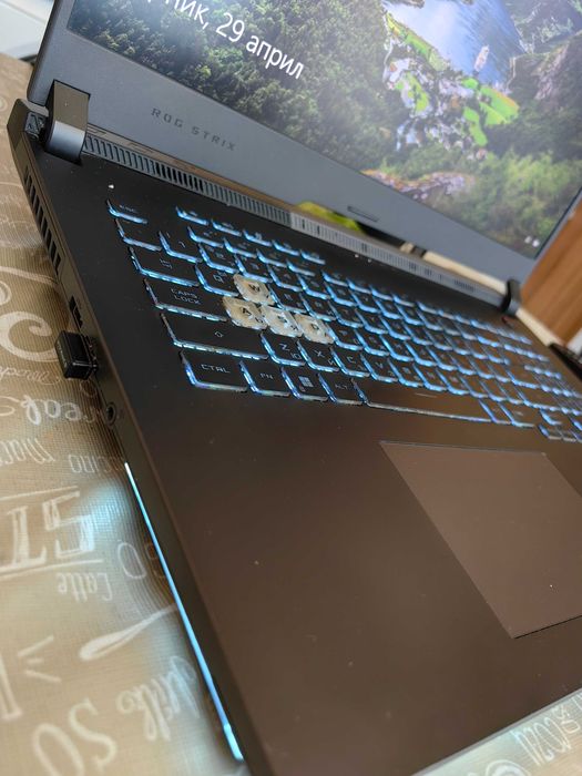 Лаптоп Asus ROG Strix G17 Ryzen 7 5800H 32RAM 2TB RTX3070