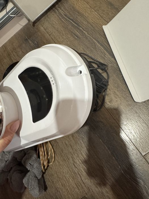 Продавам робот за почистване на прозорци