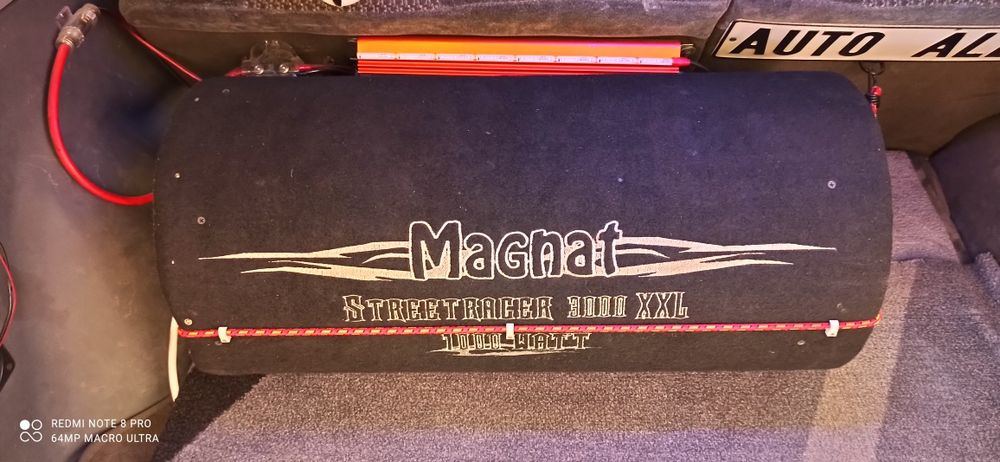 Vand subwoofer auto Magnat ( tub de bass )