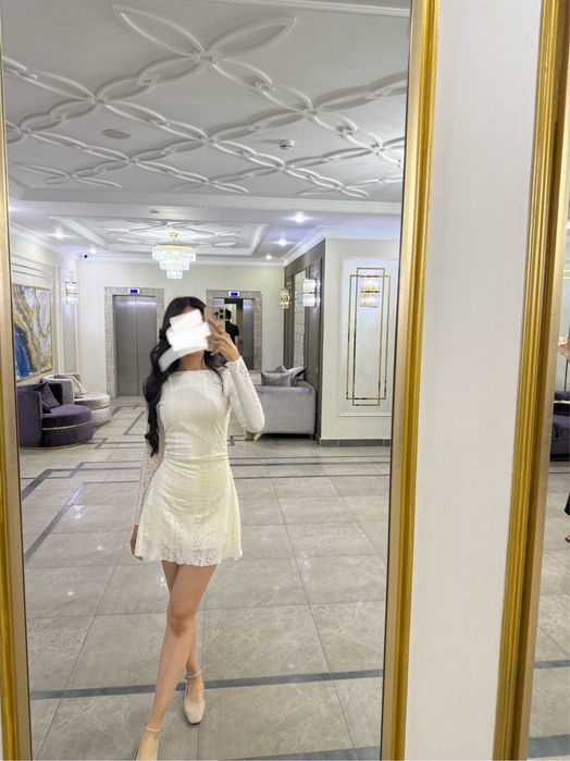 Молочное кружевное платье мини