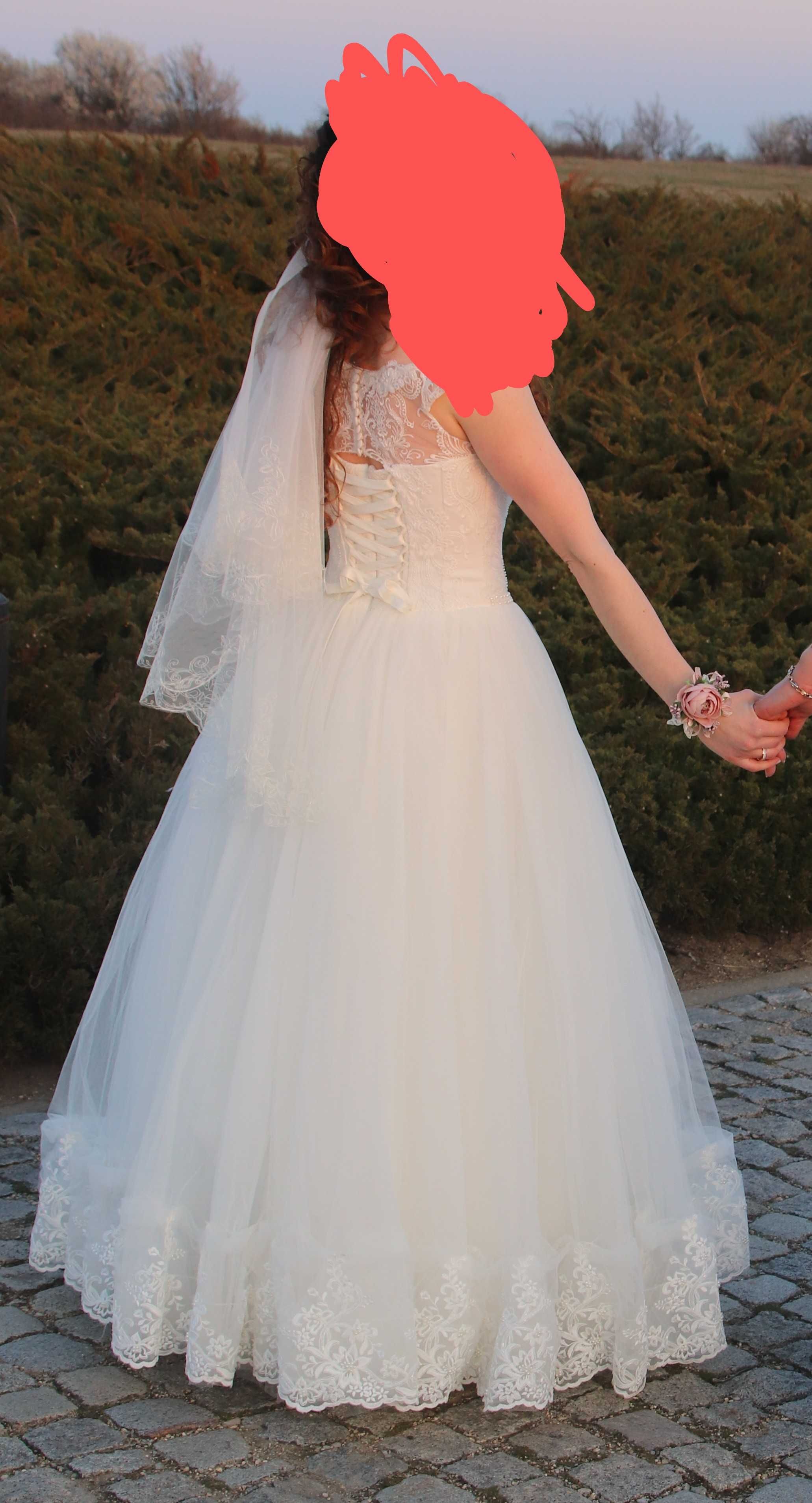 Сватбена / булчинска / бяла рокля