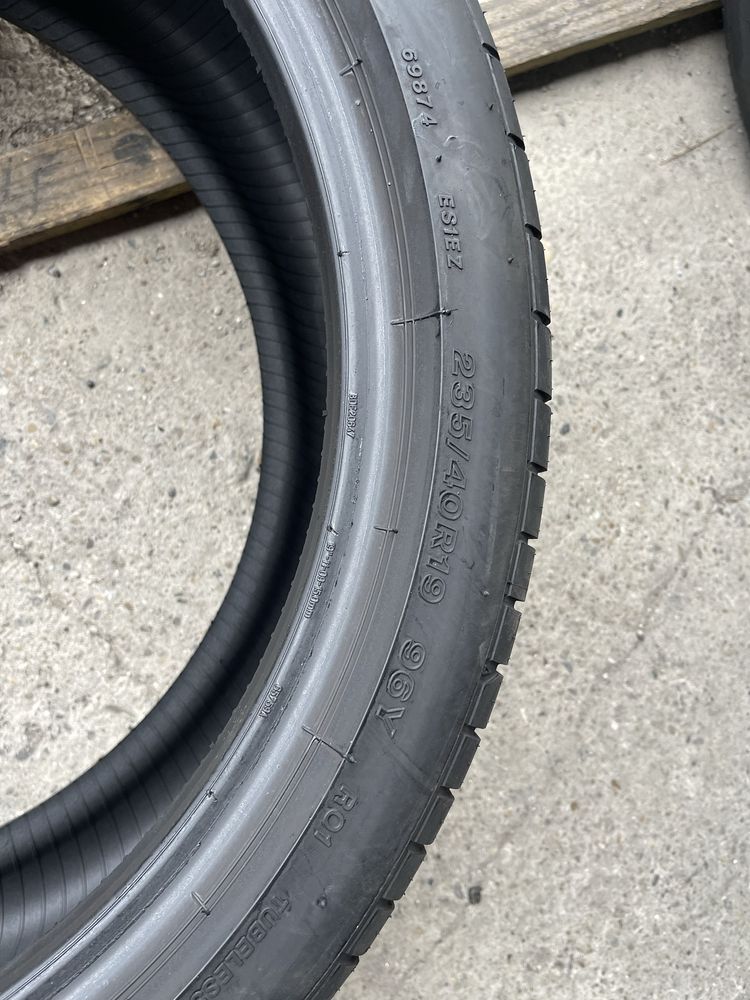 4 anvelope de vara Bridgestone 235/40/19