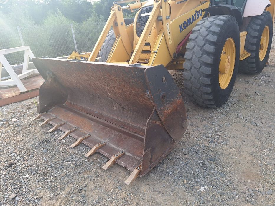 Buldoexcavator komatsu