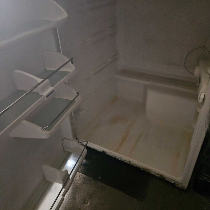 ФРИЗЕРиХЛАДИНИК малък четири чекмеджета