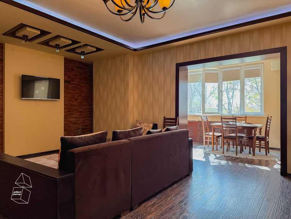 (Добрый) Grand Mir Hotel, 80 м², 2/4/4, Просторная