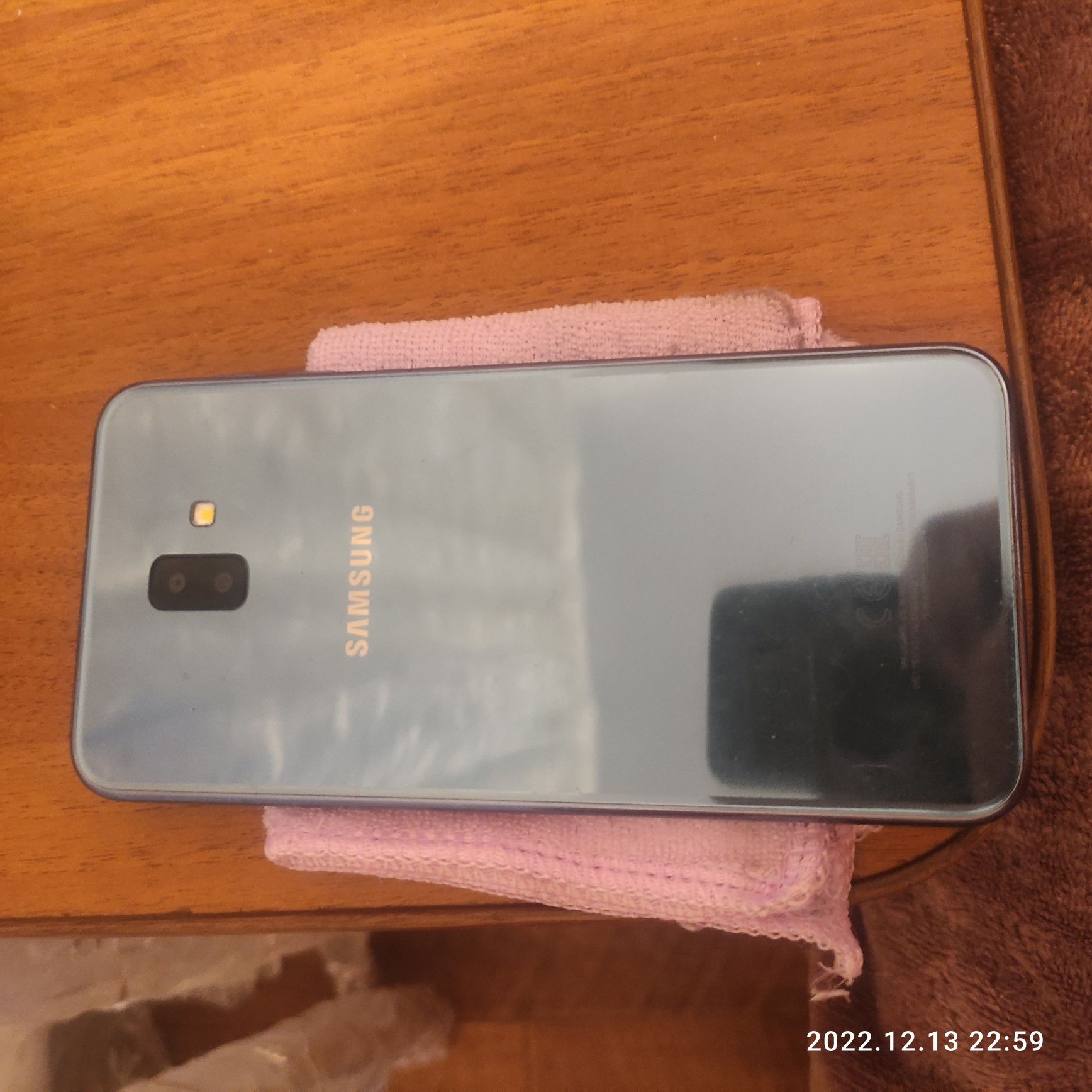 Продам Samsung galaxy J6+