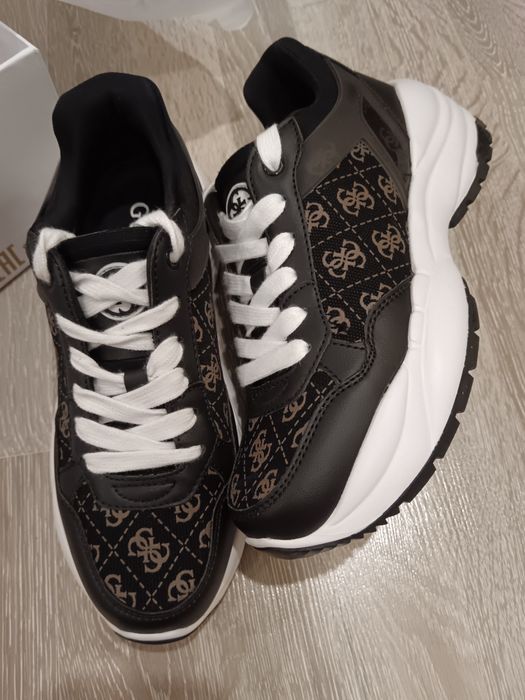 Дамски сникърси GUESS