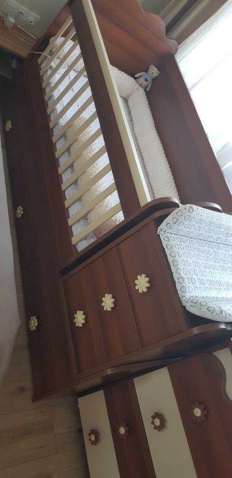 Бебешко легло 3в1 и скрин